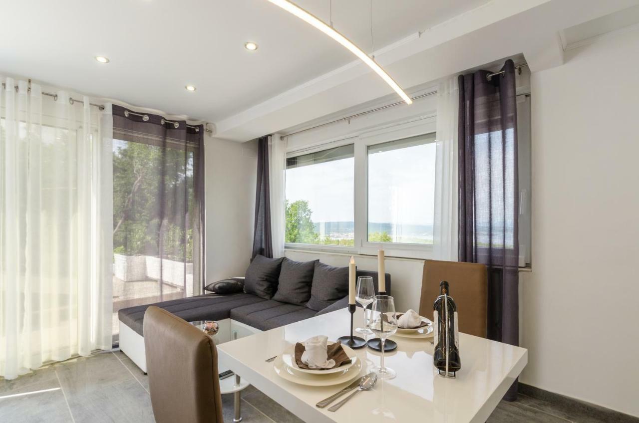 Villa Linda Crikvenica Exteriör bild