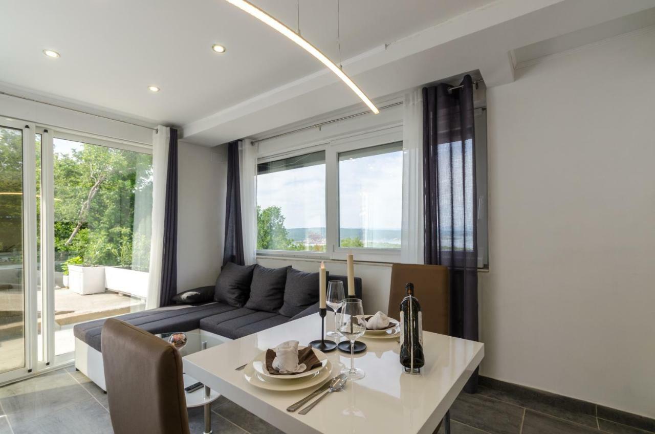Villa Linda Crikvenica Exteriör bild